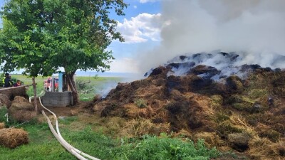 45 тонн сена во дворе дома сгорели в Абайской области
