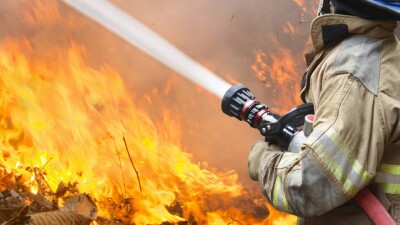 Строящаяся школа загорелась в Астане