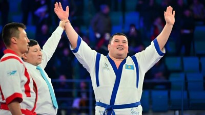 Борец из Абайской области выиграл 15 млн тенге на турнире "Казакстан барысы" в Астане