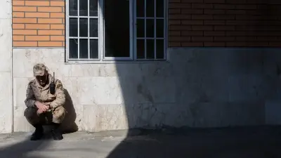 К охоте на шпионов в Иране стали привлекать население: власти выдали инструкции по распознаванию