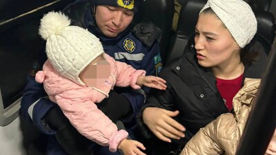 Скорая помощь не смогла доехать до горного посёлка: трёхлетнего малыша доставили к медикам туркестанские спасатели