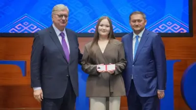 Первые студенческие билеты вручили в казахстанском филиале МГИМО