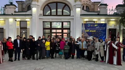 Туристический поезд Jibek joly сделал свою первую остановку в Туркестане