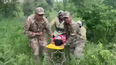 Девушка на квадроцикле упала в кювет: спасатели из Талгара добирались до неё 8 километров