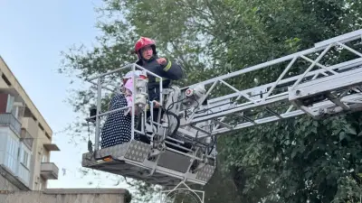 Двоих человек госпитализировали после пожара в одной из многоэтажек в Таразе