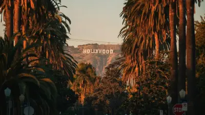 Голливуд готовится к сокращениям из-за покупки Warner Bros компанией Netflix