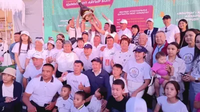 Берик Уали поздравил село Саржал с победой в конкурсе на лучший кумыс