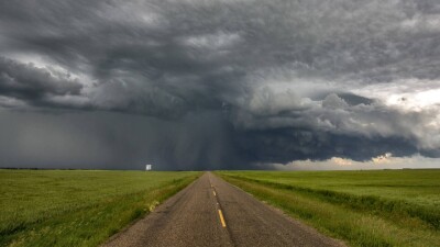 О высокой пожарной опасности в ряде регионов Казахстана предупредили синоптики