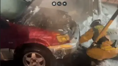 Автомобиль загорелся посреди улицы в Астане