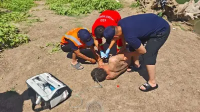 Военнослужащие МЧС спасли тонущего мужчину на реке Жайык