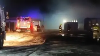 Спасатели потушили крупный пожар на складах в Алматинской области