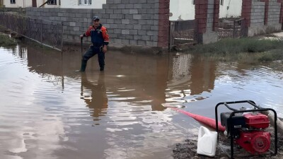 В Жанатасе оценивают ущерб после наводнения из-за ливня