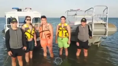 На Капчагайском водохранилище троих мужчин унесло на надувной лодке далеко от берега