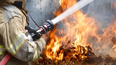 Взрывы при пожаре в донерной объяснили в ДЧС Астаны