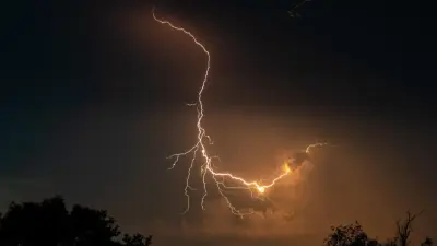 Штормовое предупреждение на 6 июля: жара, грозы, град и шквалы ожидаются в регионах Казахстана