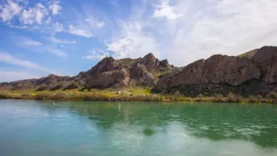 Экоакцию провели на берегу реки Или к Международному дню охраны исторических мест