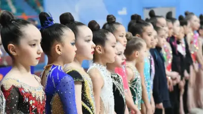 Более 800 гимнасток участвуют в серии турниров в Астане