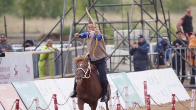 Всемирные игры кочевников: первое "золото" выиграл участник из Франции