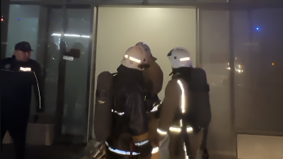 Пожар в ТРЦ Baizaar в Атырау локализовали: пожарные предотвращают возможное возгорание новых очагов