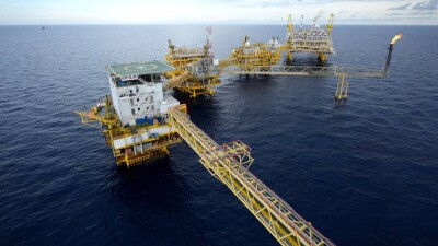 Президент США намерен запретить добычу нефти и газа на океаническом побережье