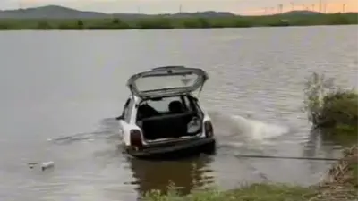 Автомобиль рыбака укатился в воду в Акмолинской области: водолаз нашёл его в 15 метрах от берега