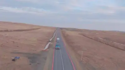 Первые в Казахстане красные сигнальные полосы появились на трассах Карагандинской области