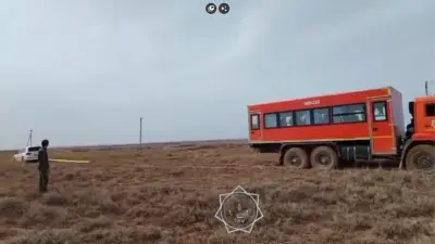 Внедорожник на сутки застрял в грязи в Улытауской области: на помощь пассажирам приехали спасатели