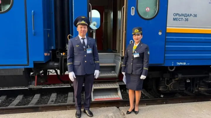 Туристический поезд Keruen Express отправился из Алматы в Узбекистан