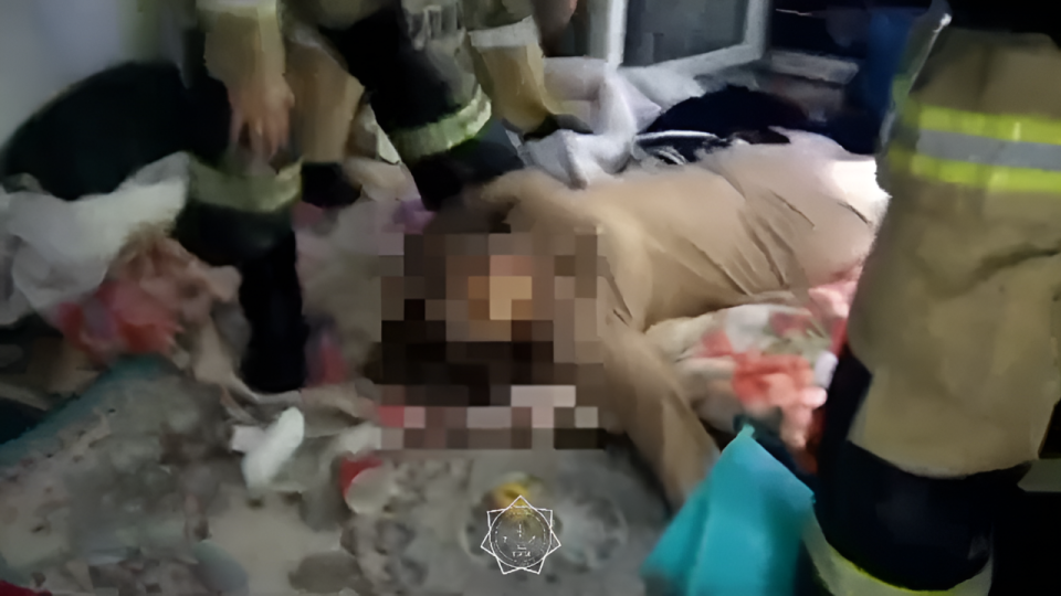 Спасатели предотвратили суицид в Шымкенте/Изображение пресс-службы МЧС РК