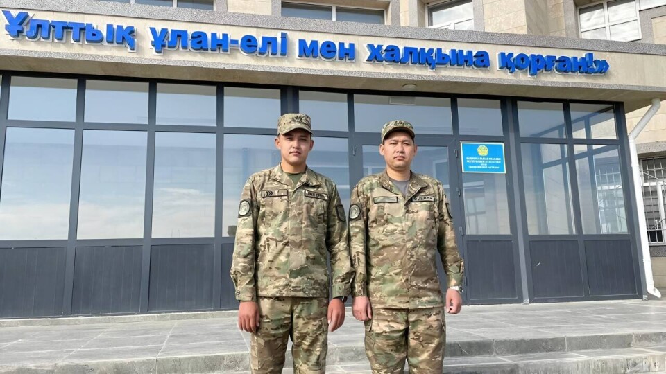 Военнослужащие спасли девочку в Туркестане/Фото пресс-службы Нацгвардии РК