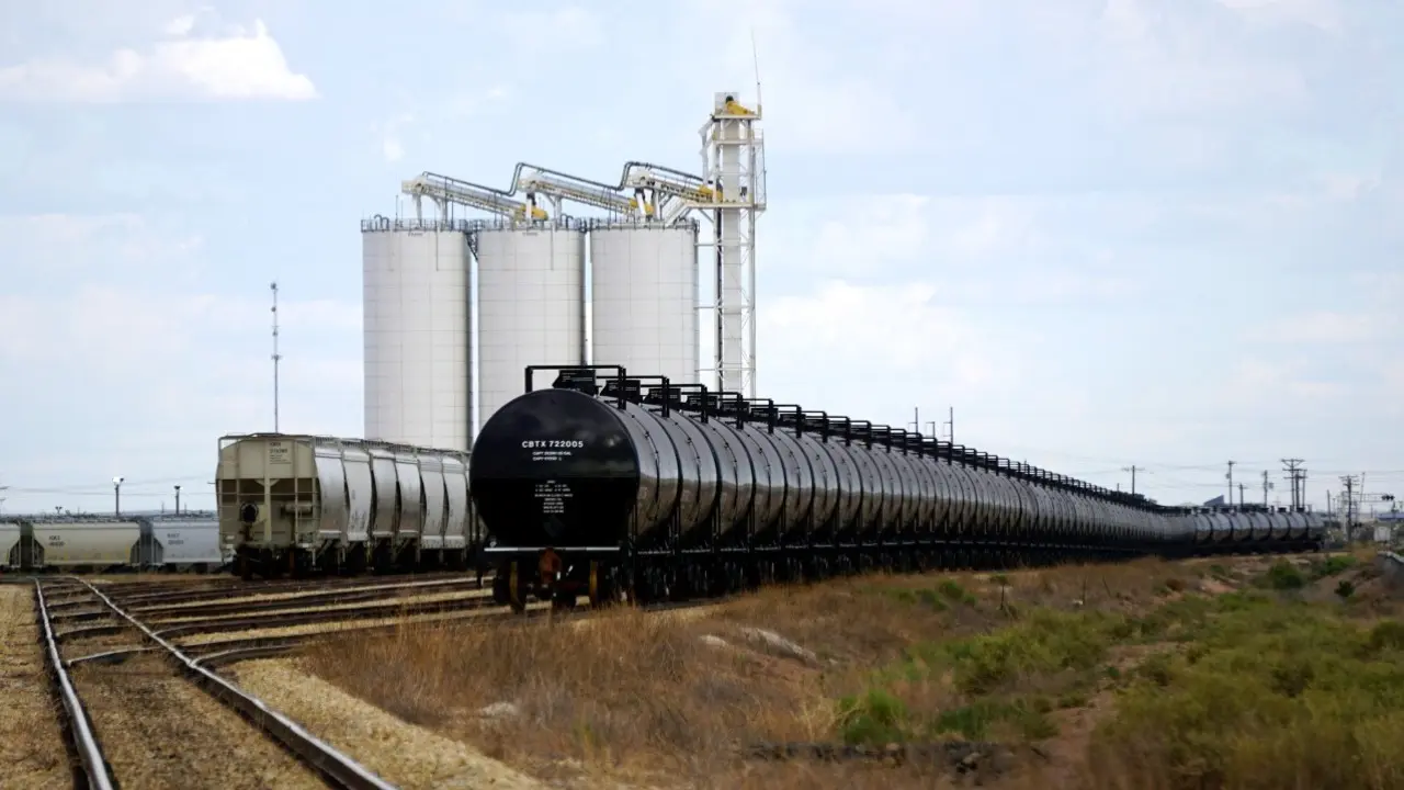 Казахстан и ещё семь стран ОПЕК+ договорились об увеличении добычи нефти