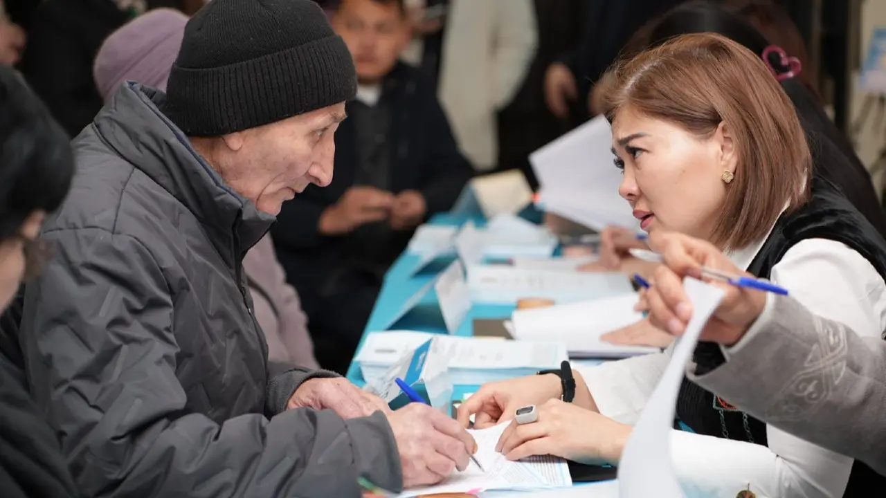 Более 9 млн казахстанцев проголосовали на референдуме по новой Конституции
