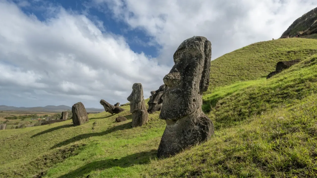 Статуи острова Пасхи и Великая Китайская стена под угрозой из-за изменения климата