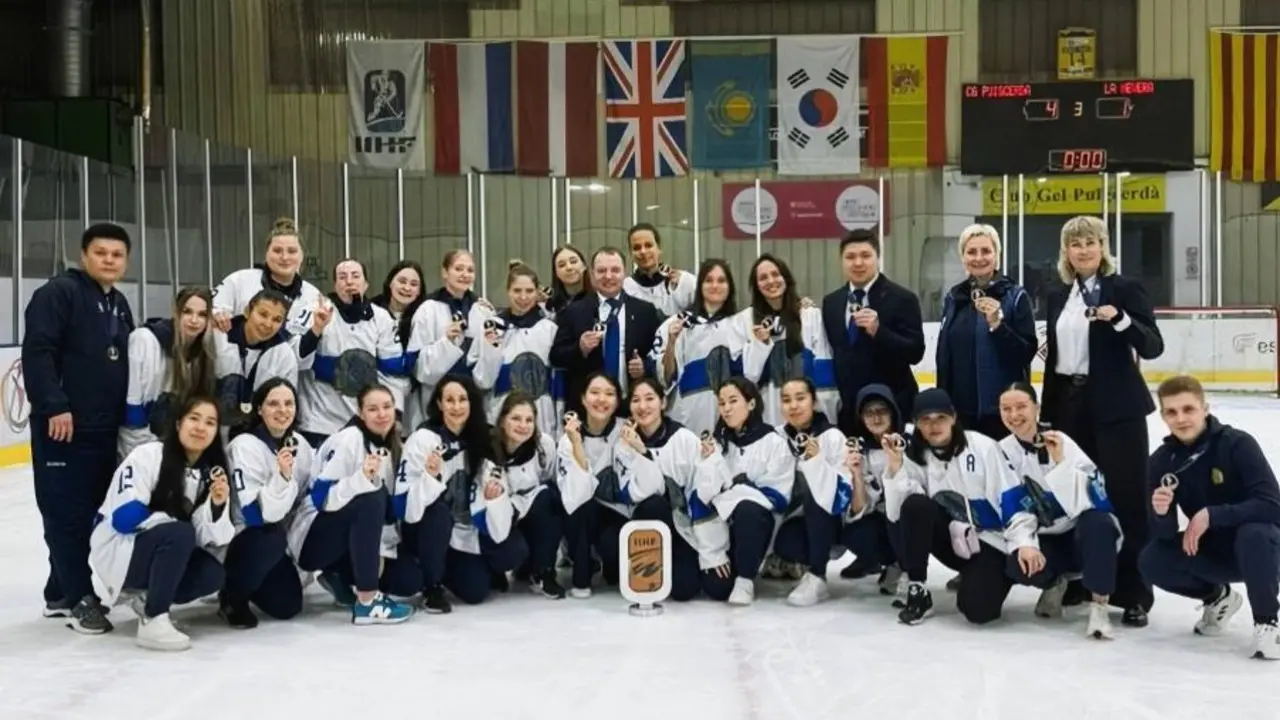 Казахстанские хоккеистки вошли в тройку лучших чемпионата мира