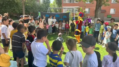 Двойной праздник для детей: в районе Сарайшык Астаны открыли детскую площадку