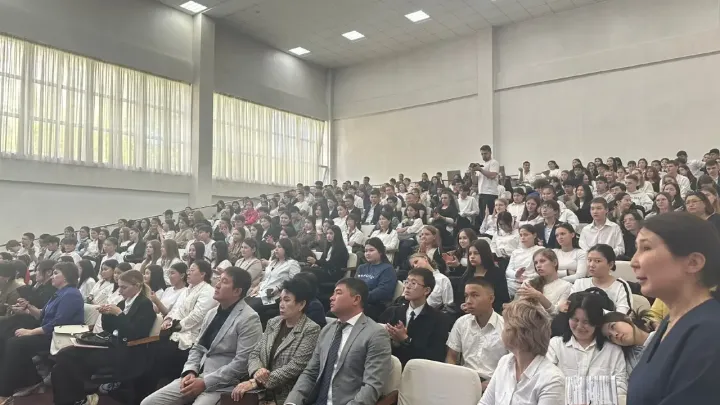 Профессиональный старт: городской слёт школьников состоялся в Астане 