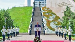 Касым-Жомарт Токаев принял участие в церемонии поднятия главного флага страны в Нур-Султане