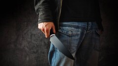 Двое борцов из Актобе, приехавших в Нур-Султан на соревнования, подрались в гостинице. Один ранил другого ножом
