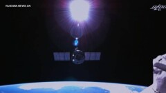 Космический грузовик "Тяньчжоу-2" отстыковался от базового модуля станции