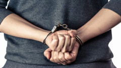 В Павлодаре задержали двоих лже-полицейских. Их подозревают в грабеже