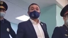 Депутат маслихата Нур-Султана грубо ответил многодетным матерям в здании акимата
