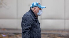 Почему не отменяют масочный режим в Алматы, пояснили санврачи