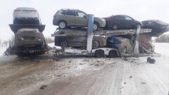 Автовозы столкнулись на дороге в Актюбинской области