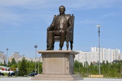 Памятник Елбасы открыли в Нур-Султане