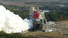 NASA провело огневые испытания двигателей ракеты, чтобы полететь на Луну