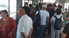 Сбой системы в пункте пропуска спровоцировал пробку на границе Кыргызстана с Казахстаном