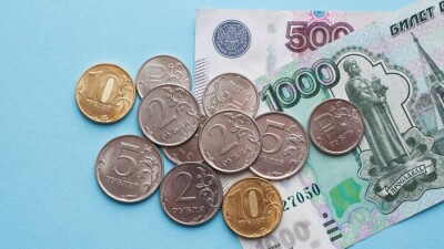 Bloomberg назвал рубль самой эффективной валютой в 2022 году