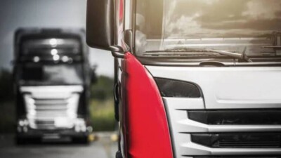 В Украине разграбили несколько фур казахстанских дальнобойщиков