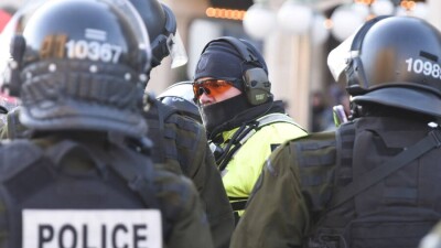 В Оттаве полицейские на митинге дальнобойщиков задержали более 190 человек