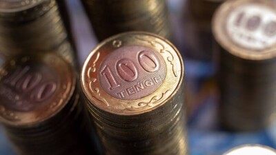 Большинство казахстанцев считают достойной зарплатой 450 тысяч тенге в месяц – опрос